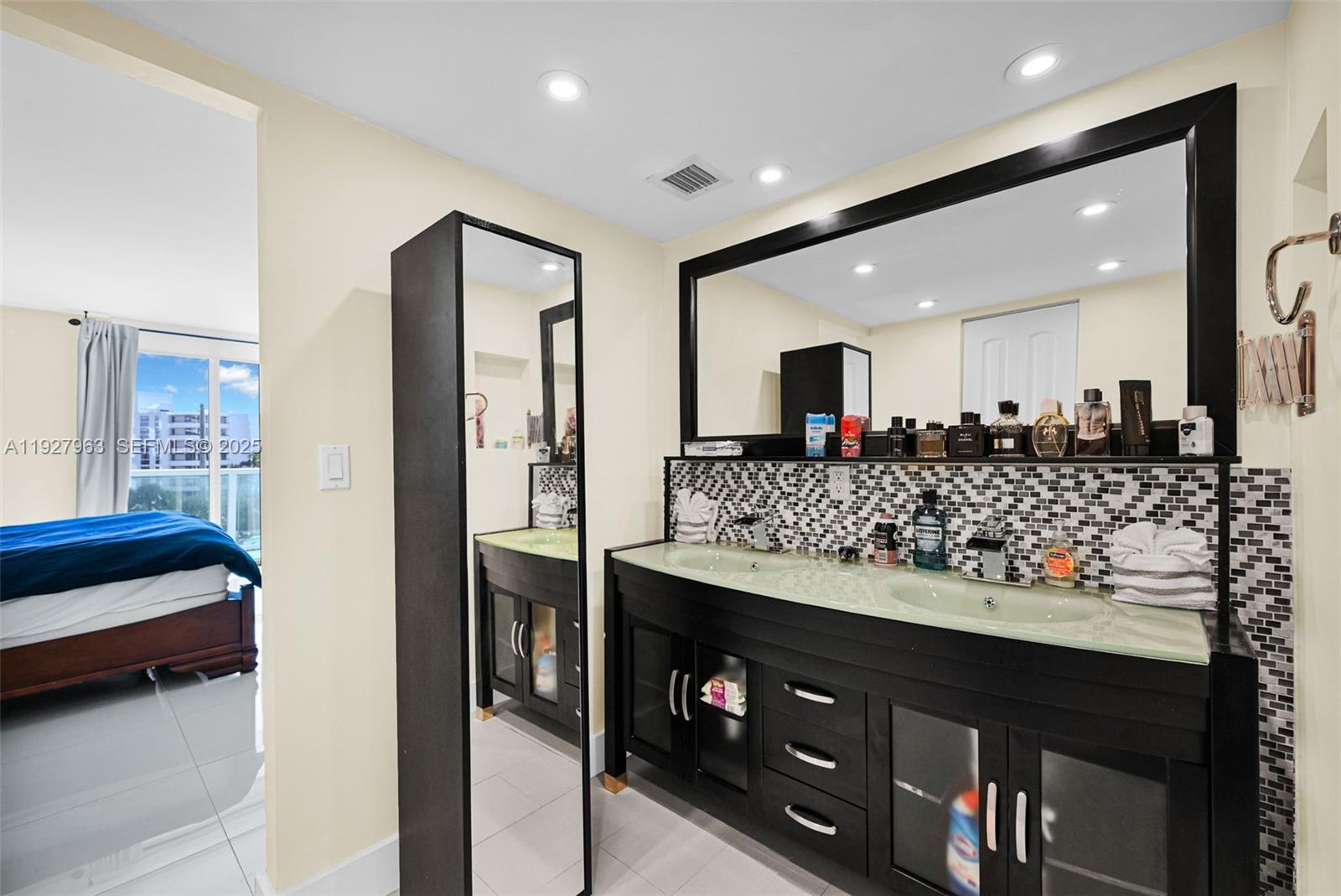 ARLEN HOUSE EAST CONDO - Residential