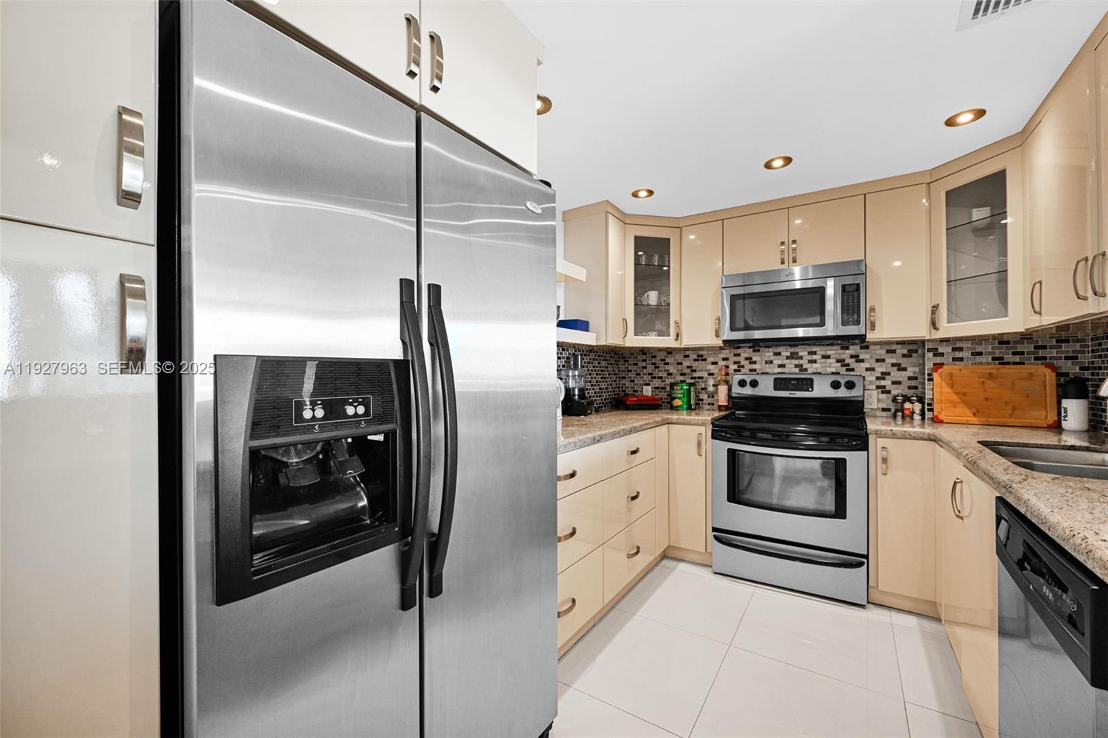 ARLEN HOUSE EAST CONDO - Residential