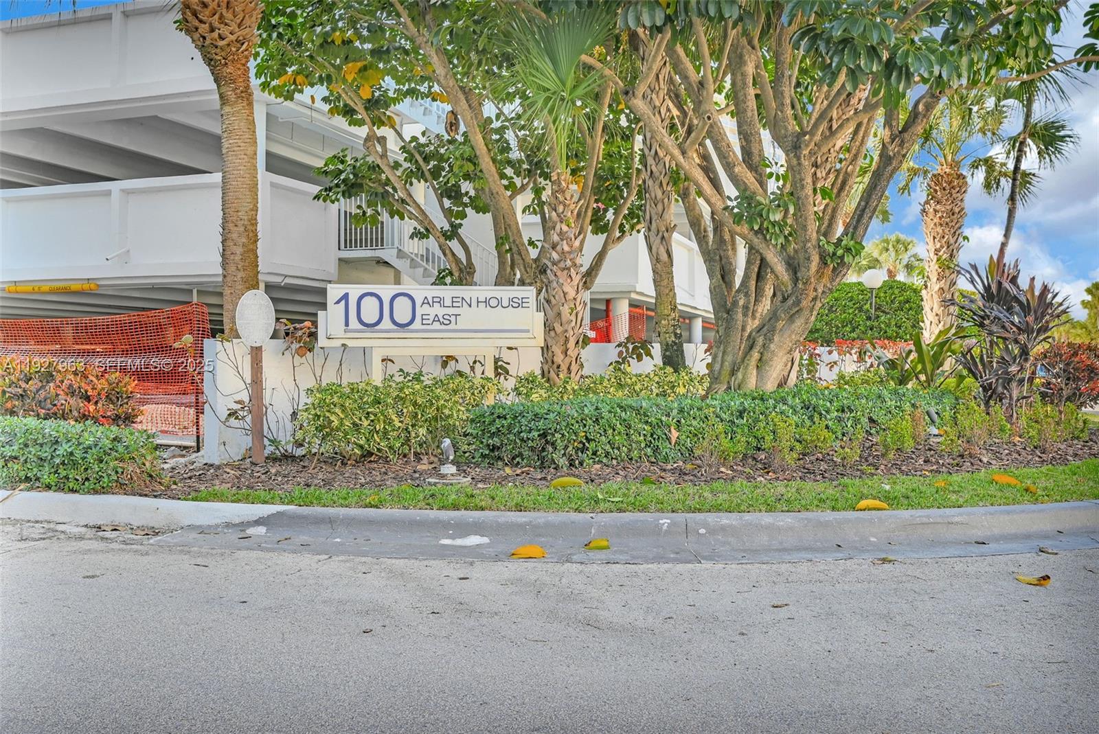 ARLEN HOUSE EAST CONDO - Residential