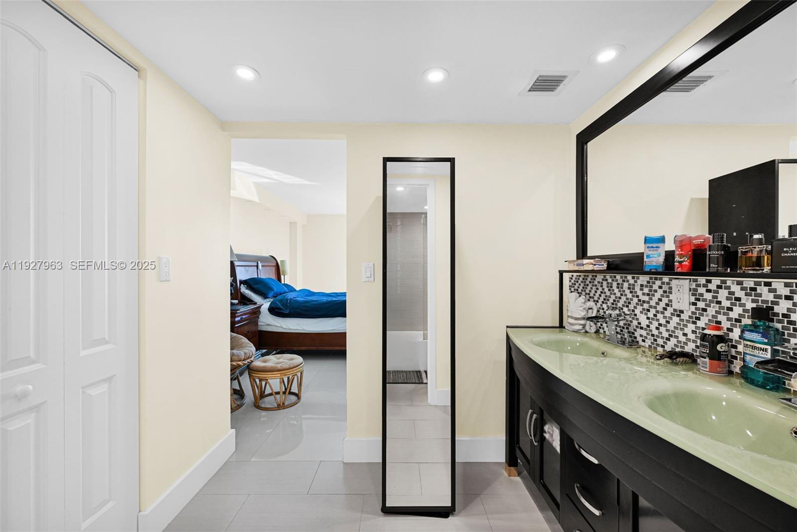 ARLEN HOUSE EAST CONDO - Residential