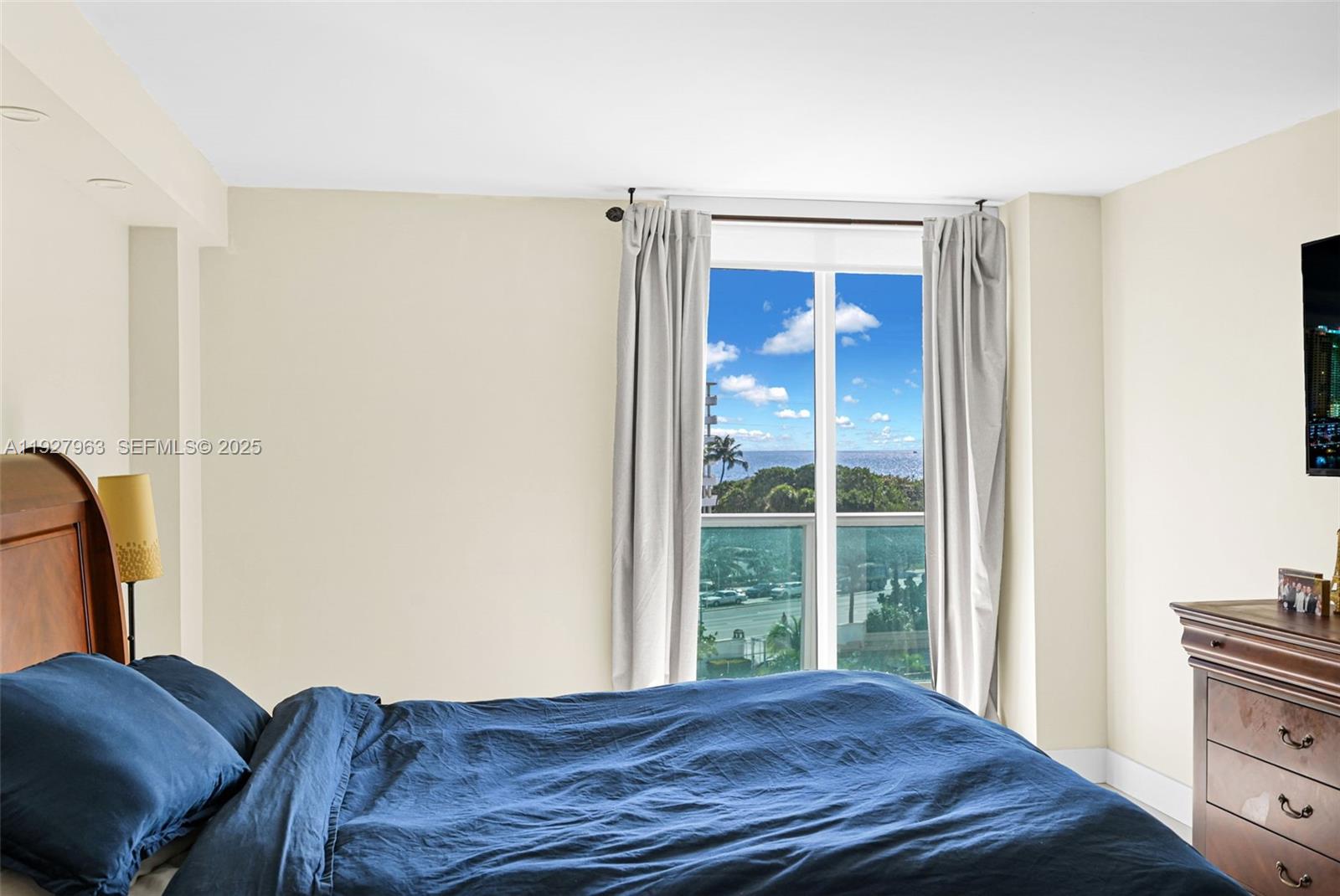 ARLEN HOUSE EAST CONDO - Residential