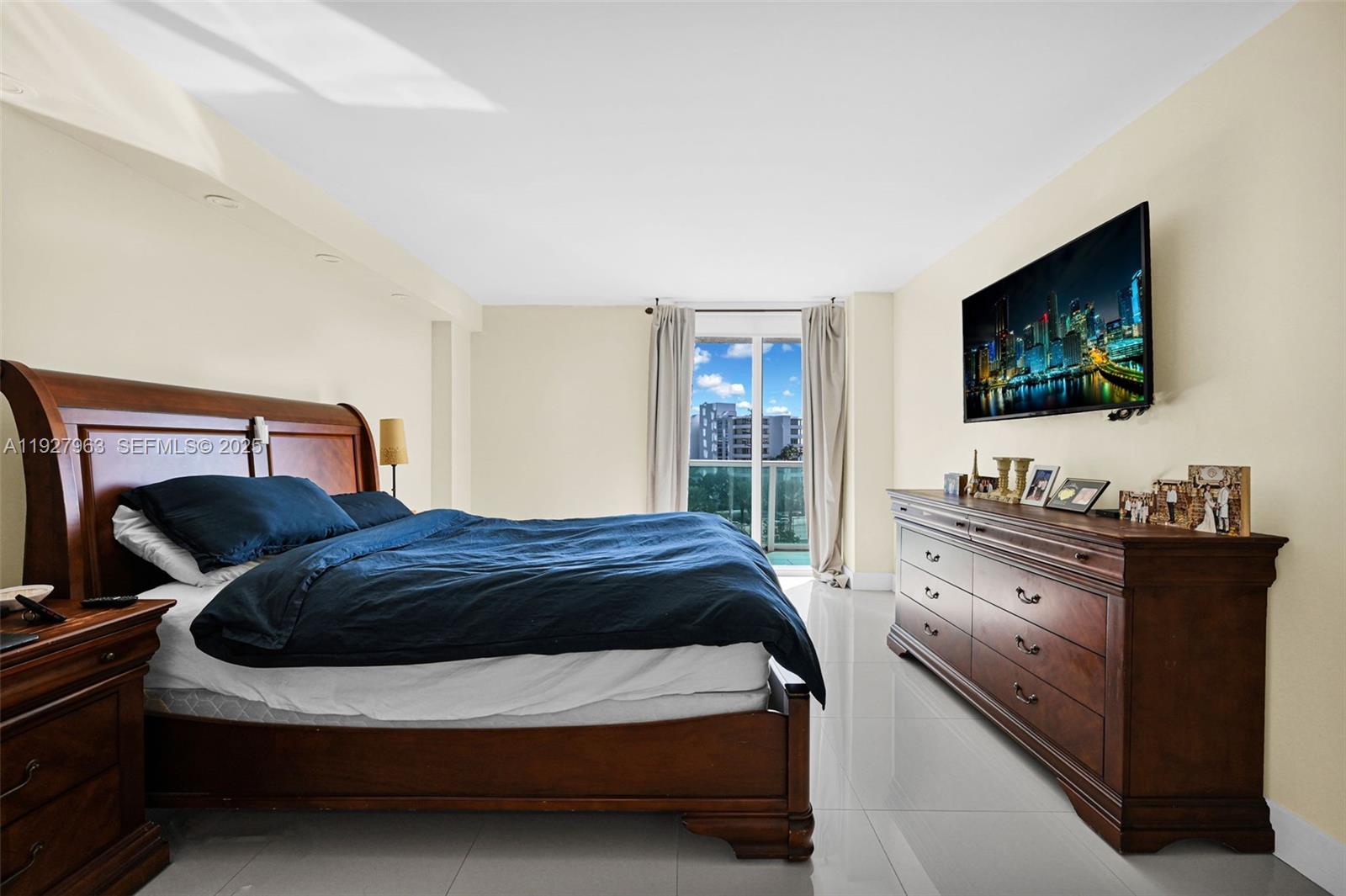 ARLEN HOUSE EAST CONDO - Residential