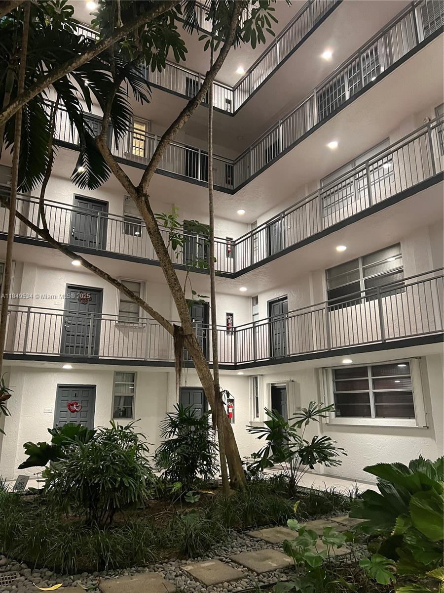 Come and live in this OASIS of ancient trees**the only private gated resort style community in the area**Garden& pool next to the Bay**unit has wood floors** A/C and electric water heater one year old **unit is in great condition and updated with details **new closet sliding doors ** the whole building has just undergone the 40 year inspection which has given the building a new look, totally painted plus other upgrades** lots of guest parking **sand beach with volleyball courts, gas grills, kayak & paddle board storage ** infinity &lap pool jacuzzi ** 24-hour Security ** nice convenient store on site ** located on Miami's Upper Eastside, just north of the historic Morningside neighborhood and Design District and Midtown ** Tenants' insurance and background check is required*