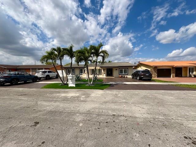 1732 Sw 104th Pl, Miami, Broward County, Florida - 4 Bedrooms  
3 Bathrooms - 
