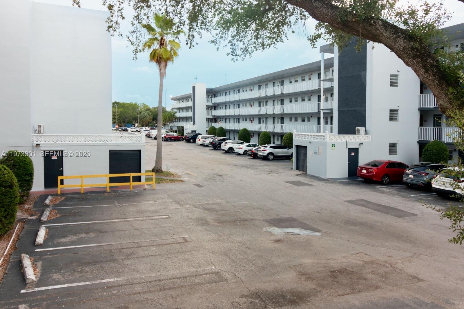 ROYAL OAKS CONDO - Residential