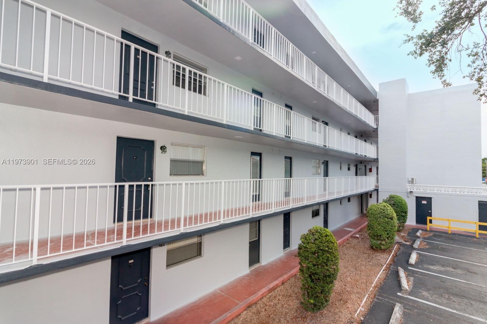 ROYAL OAKS CONDO - Residential