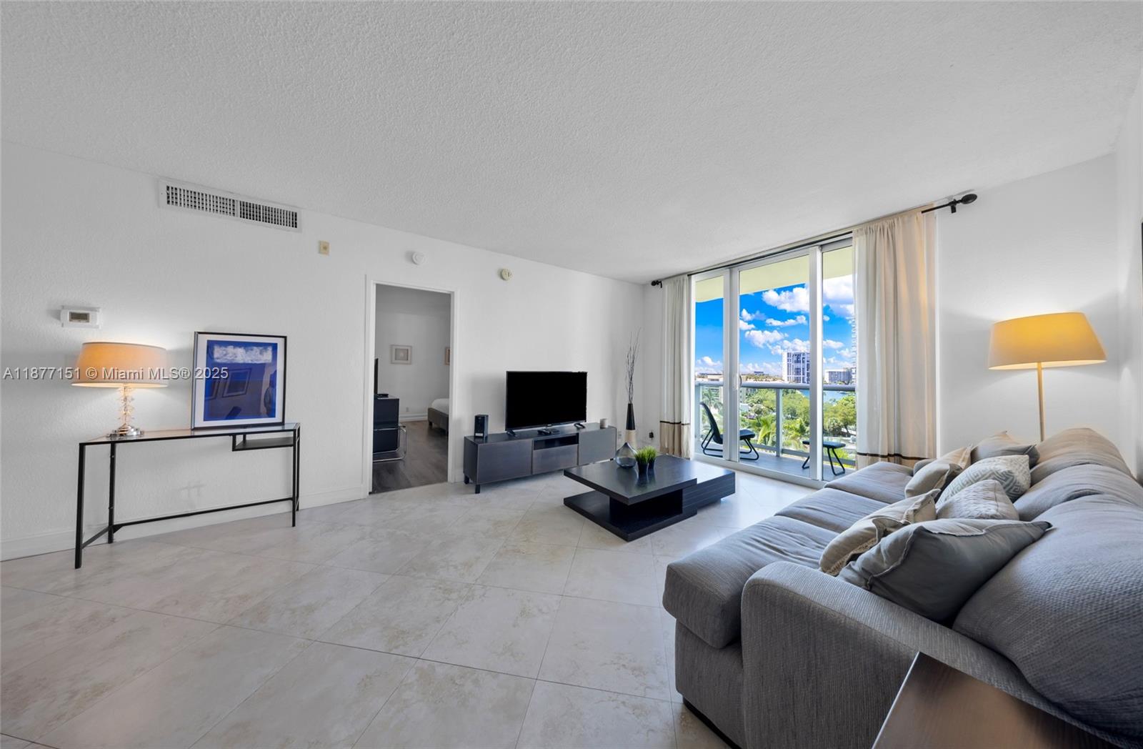 TIDES ON HOLLYWOOD BEACH - Residential
