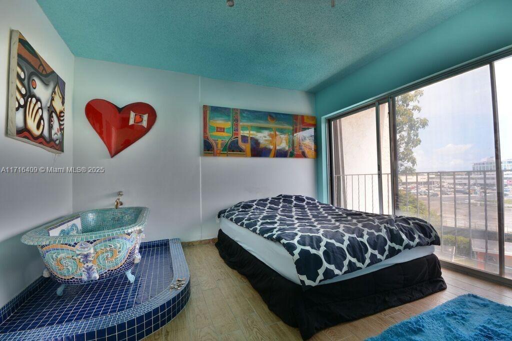 RIVERVIEW VILLAGE CONDO - Residential