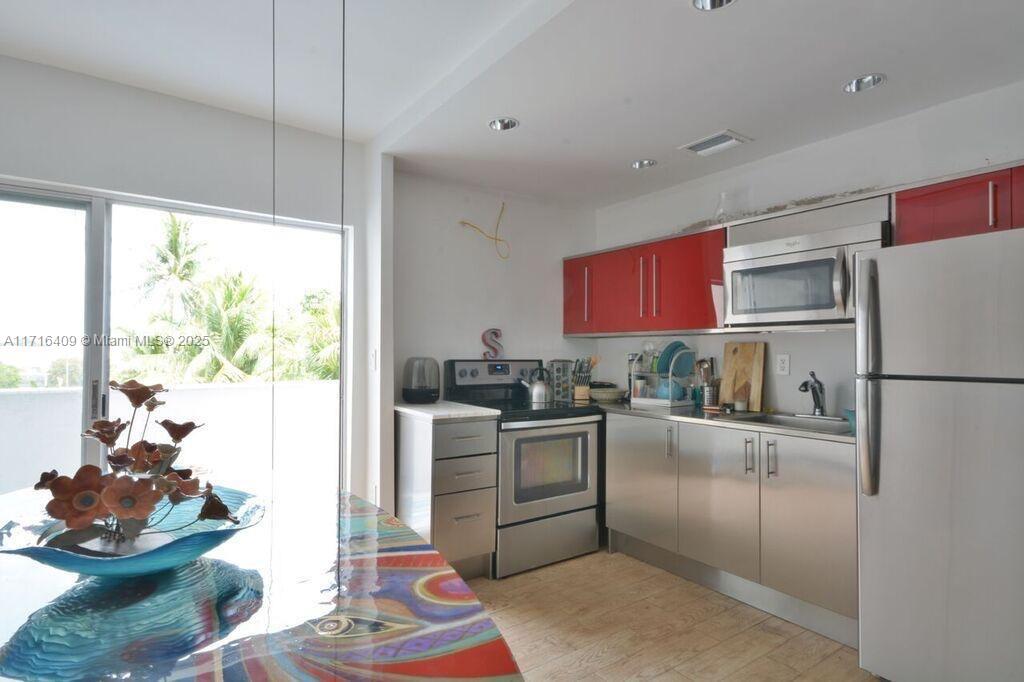 RIVERVIEW VILLAGE CONDO - Residential