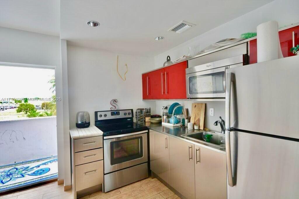 RIVERVIEW VILLAGE CONDO - Residential