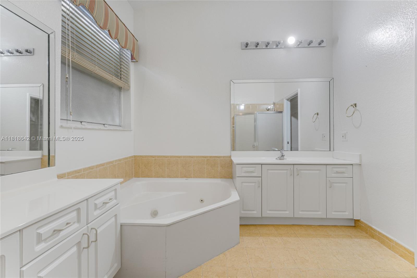 POD 3 AT MONARCH LAKES - Residential