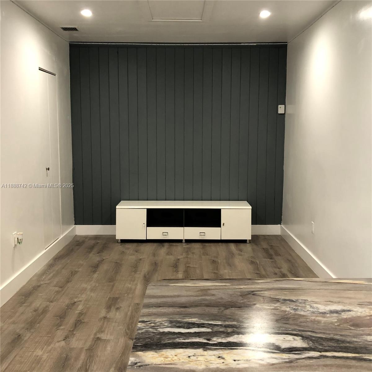 PEMBROKE PINES NO 1 - Residential Lease