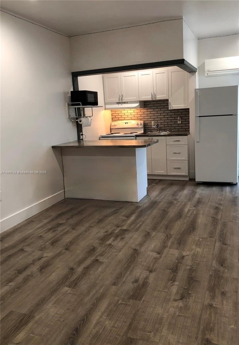 PEMBROKE PINES NO 1 - Residential Lease