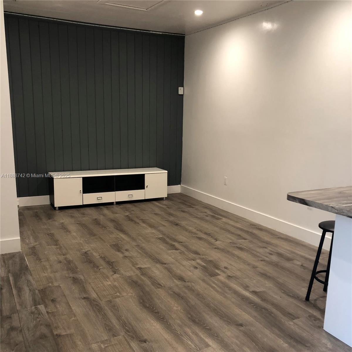 PEMBROKE PINES NO 1 - Residential Lease