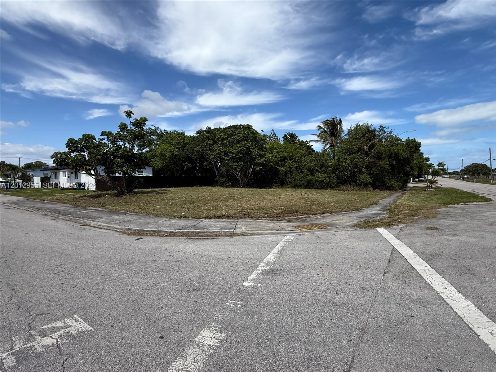 MARCIA-JANE SUB - Land