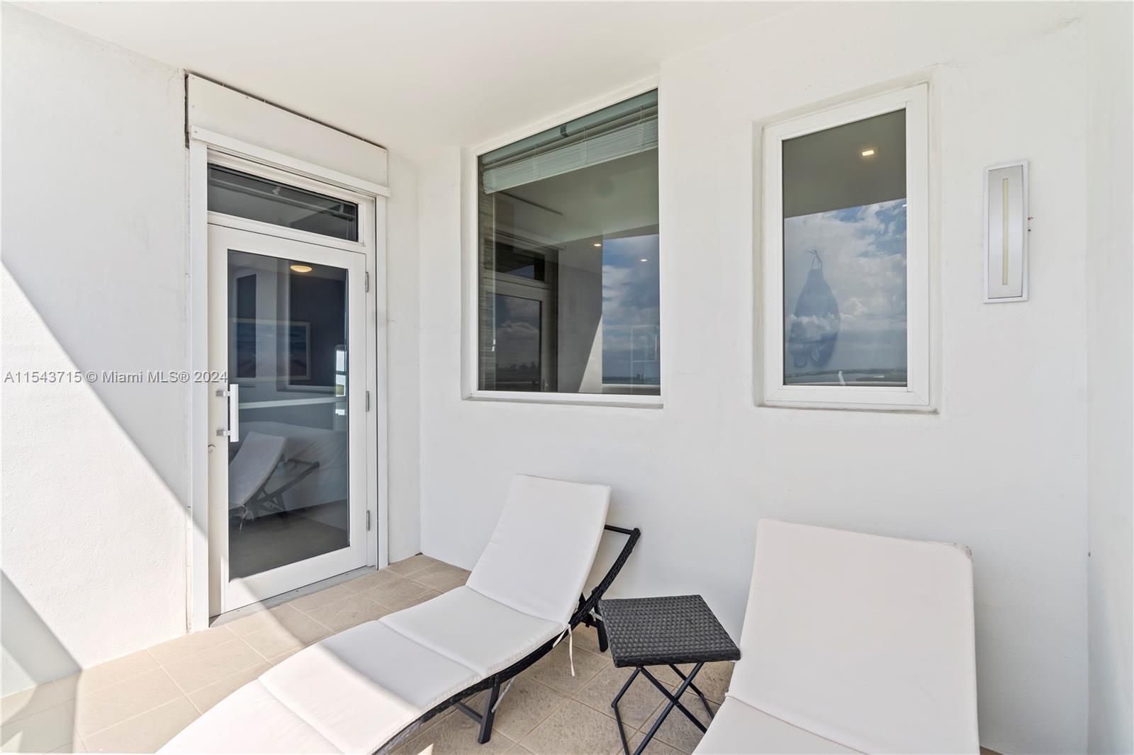 LA TOUR CONDO - Residential Lease