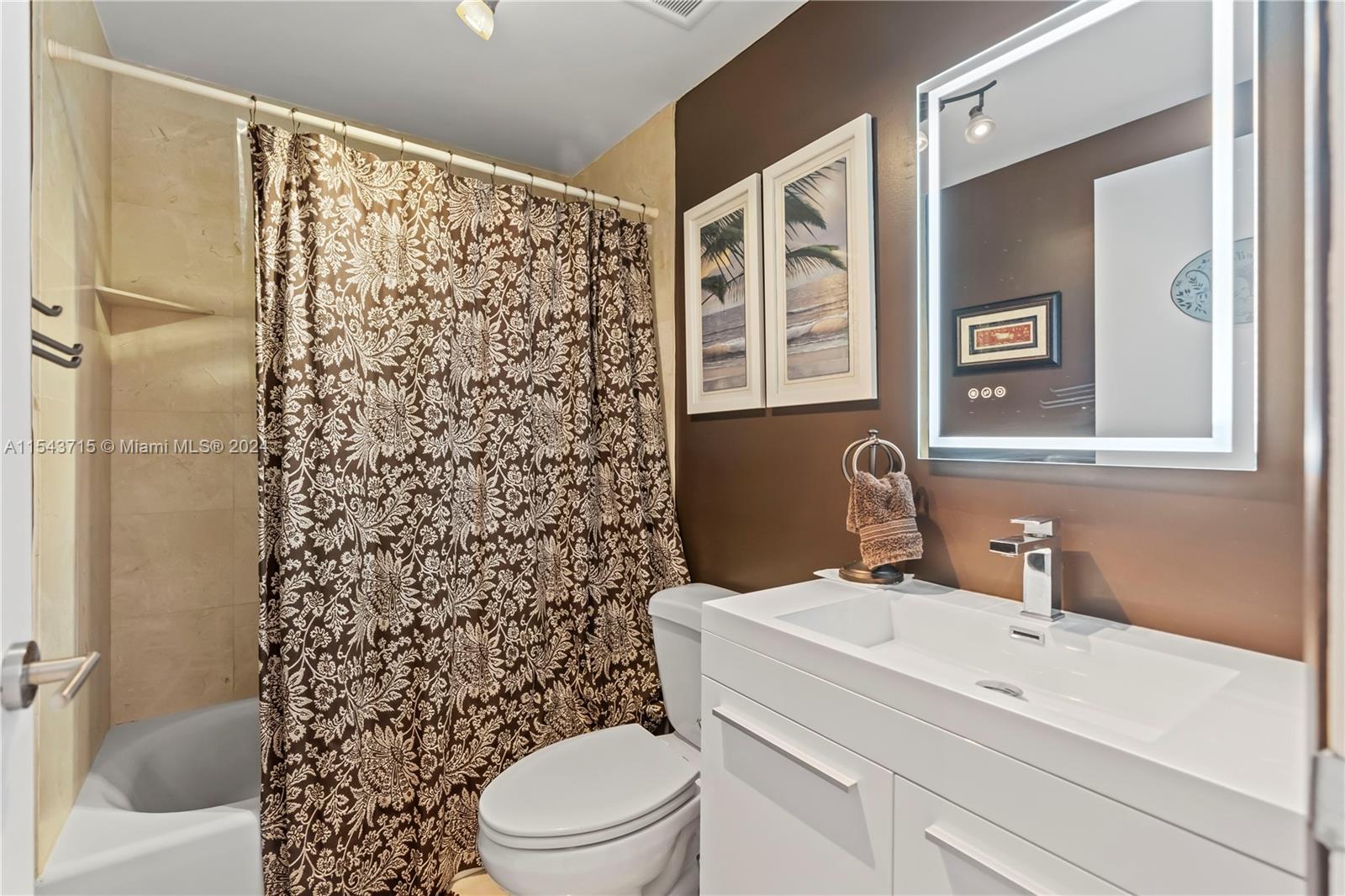 LA TOUR CONDO - Residential Lease