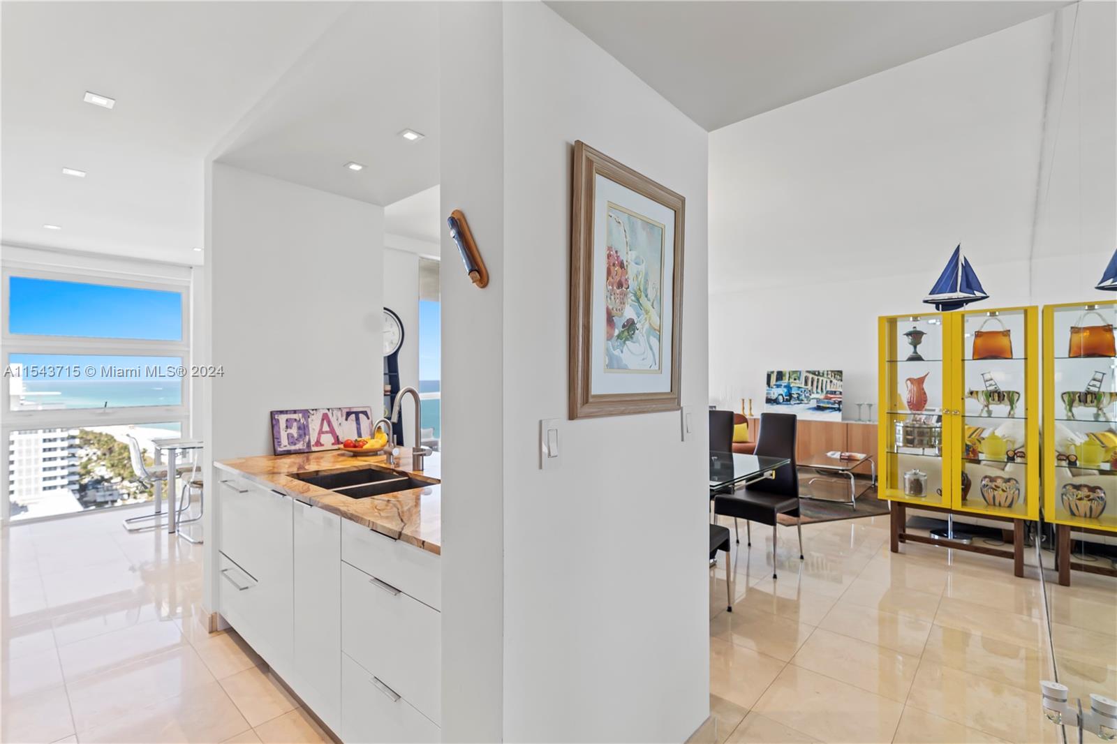 LA TOUR CONDO - Residential Lease