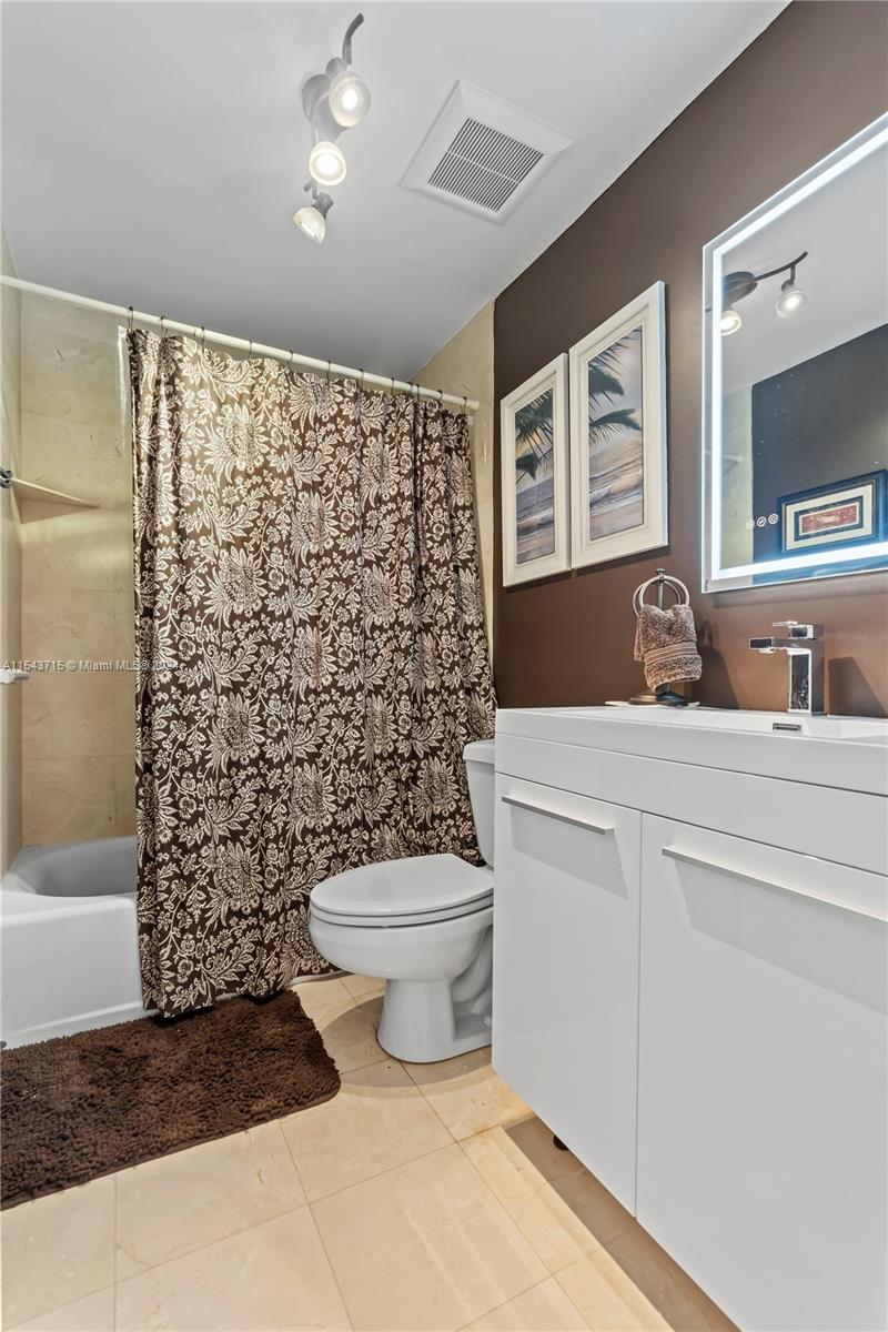LA TOUR CONDO - Residential Lease