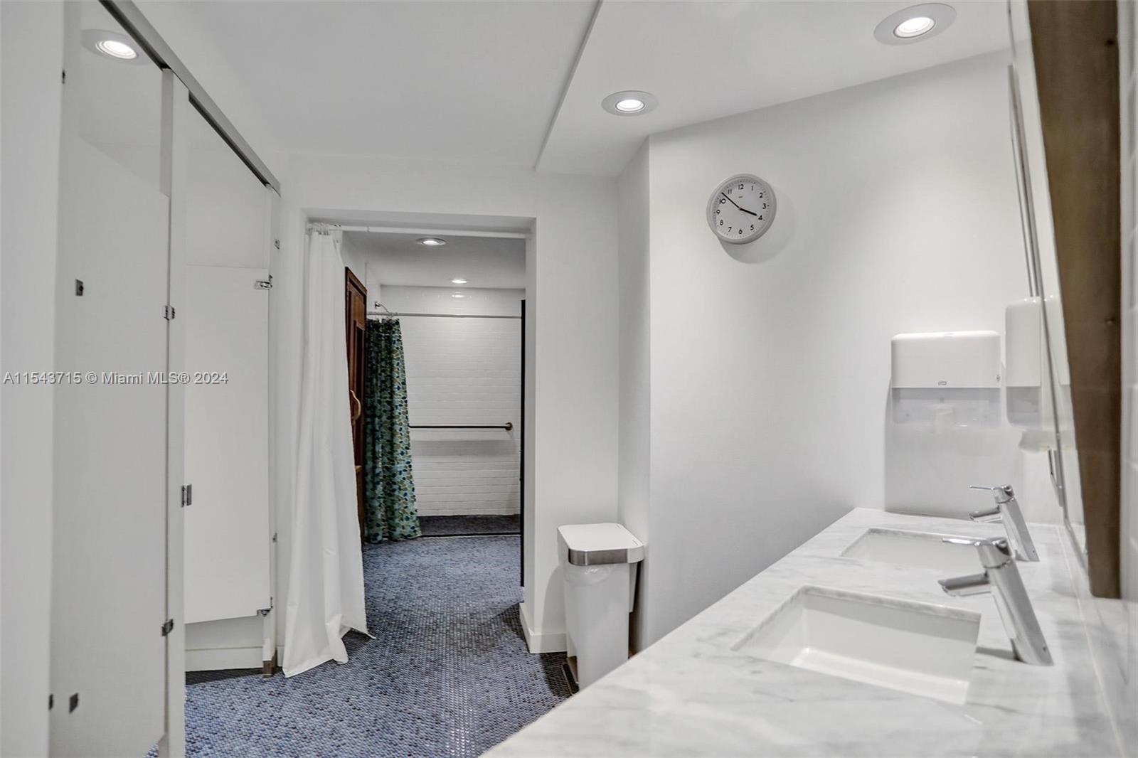 LA TOUR CONDO - Residential Lease