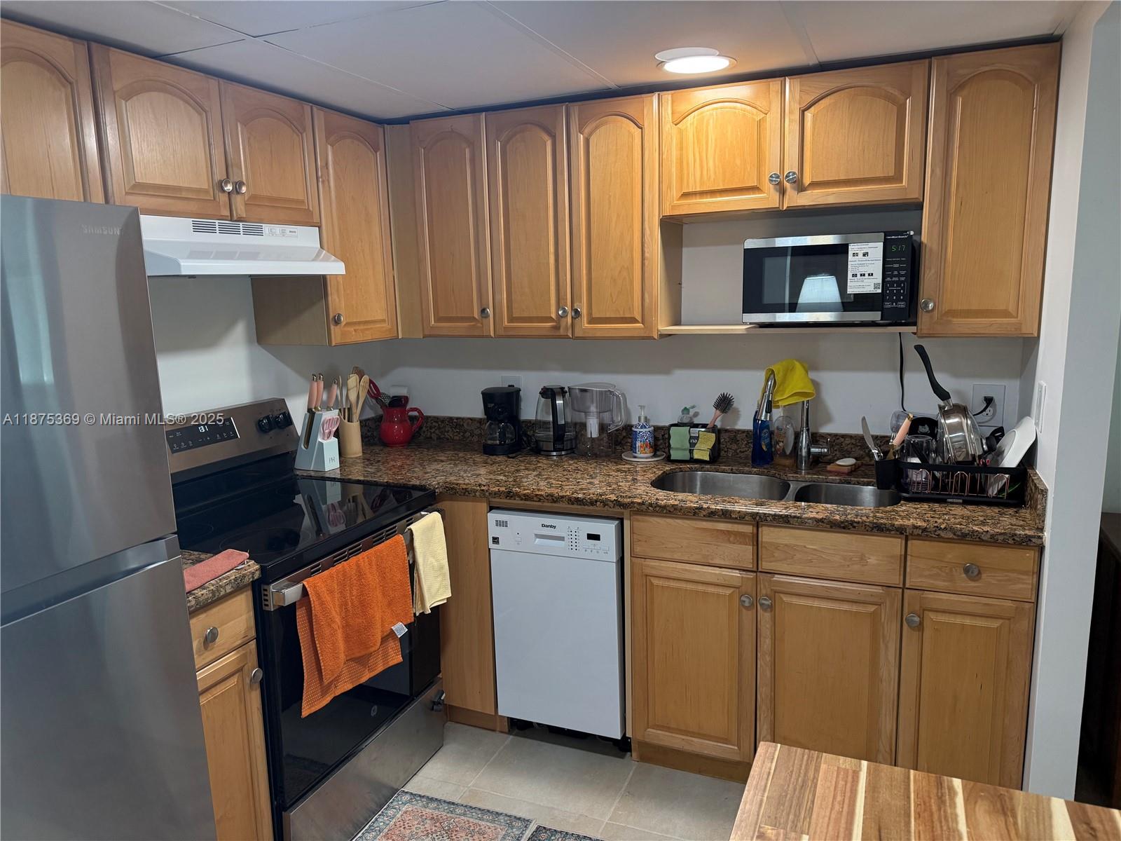 KINGS POINT MONACO B THRU - Residential Lease