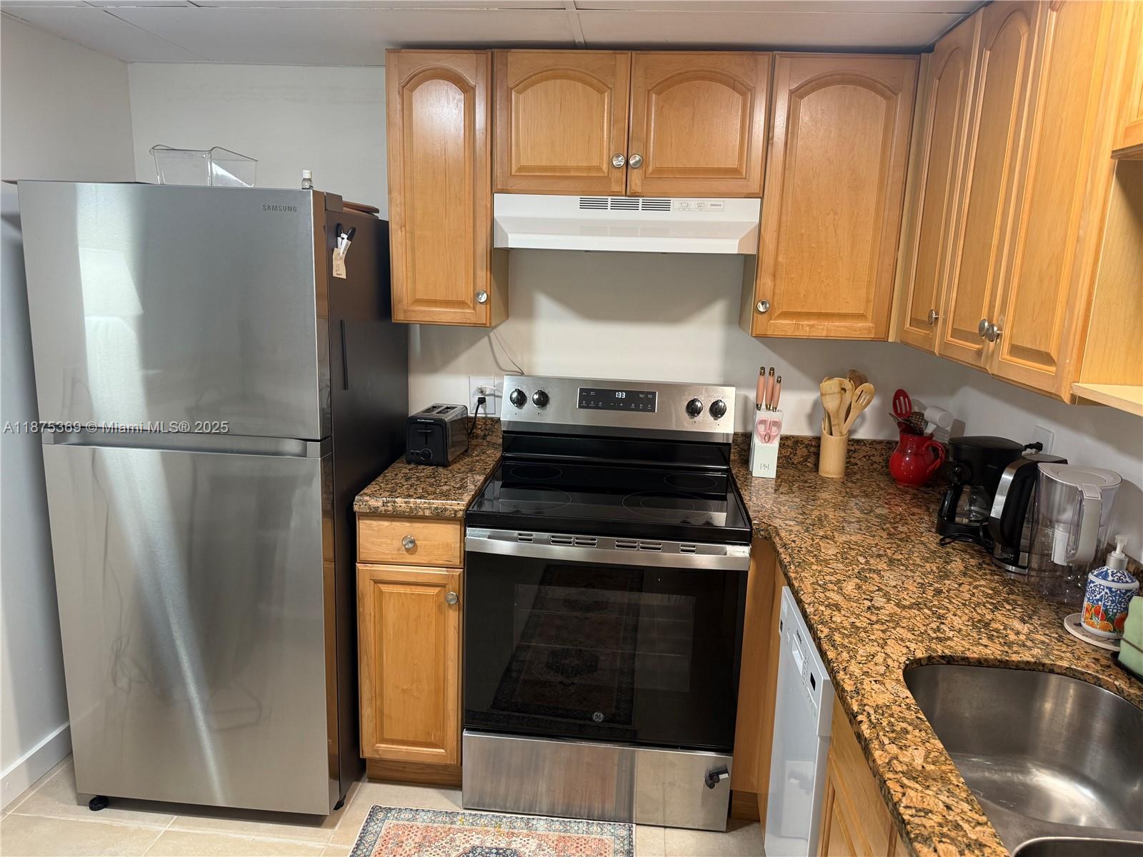 KINGS POINT MONACO B THRU - Residential Lease