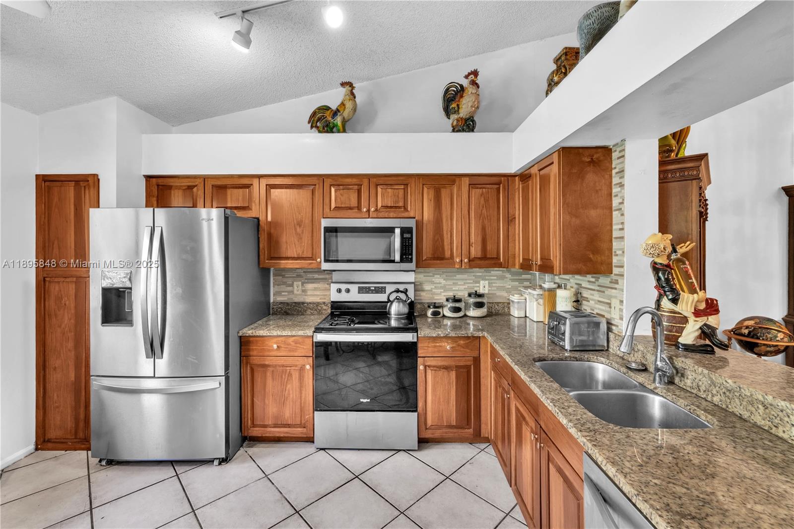 BRIDGEWATER CONDO - Residential