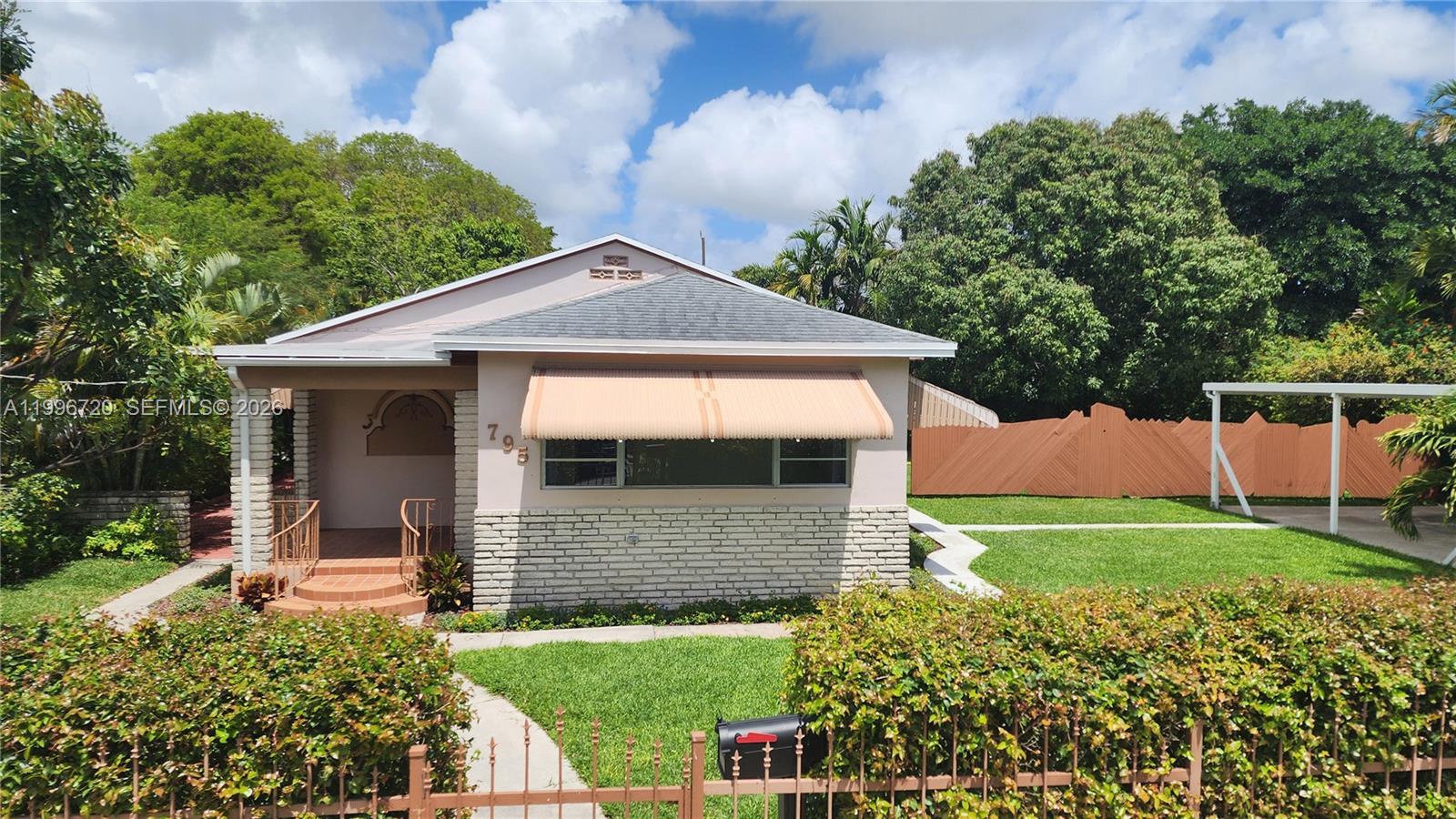 795 NW 42nd St - Image 1