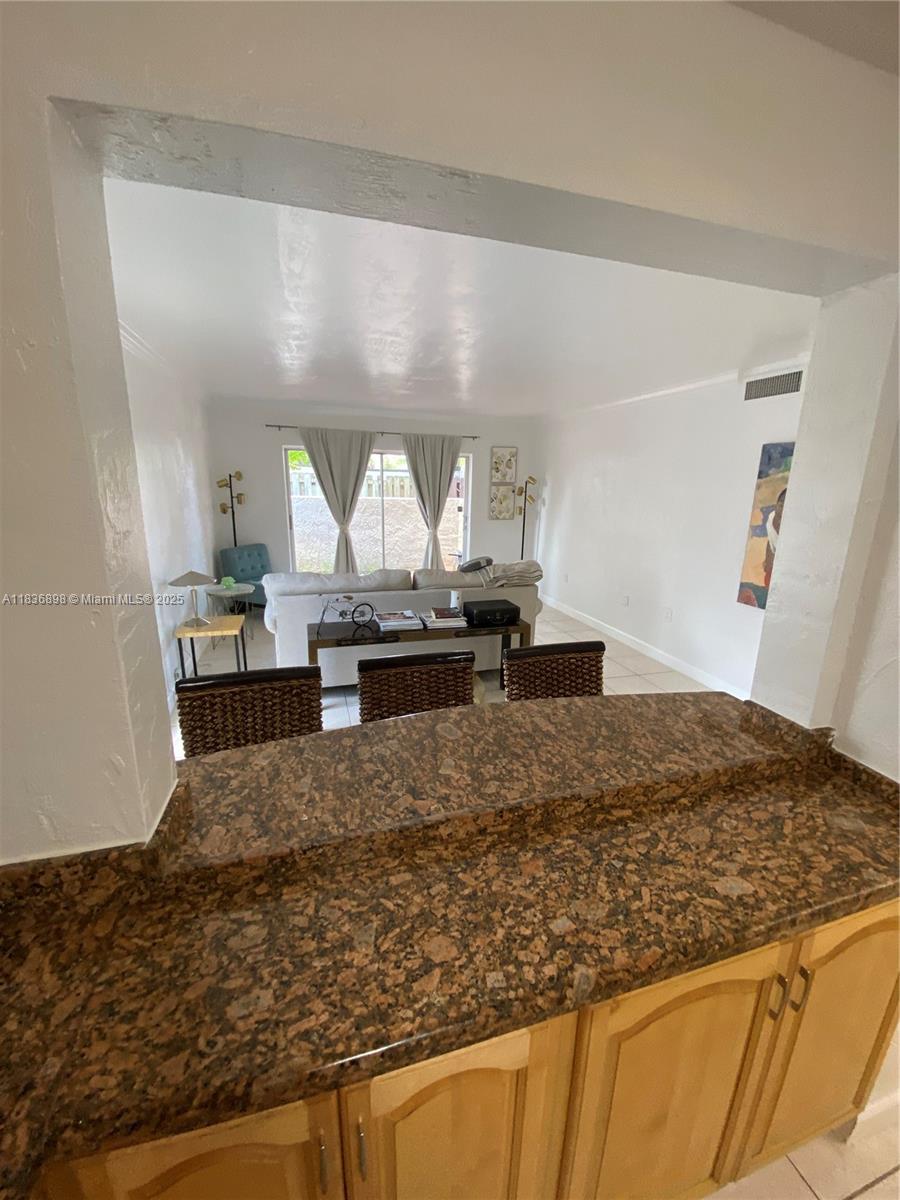 DADELAND GROVE CONDO - Residential