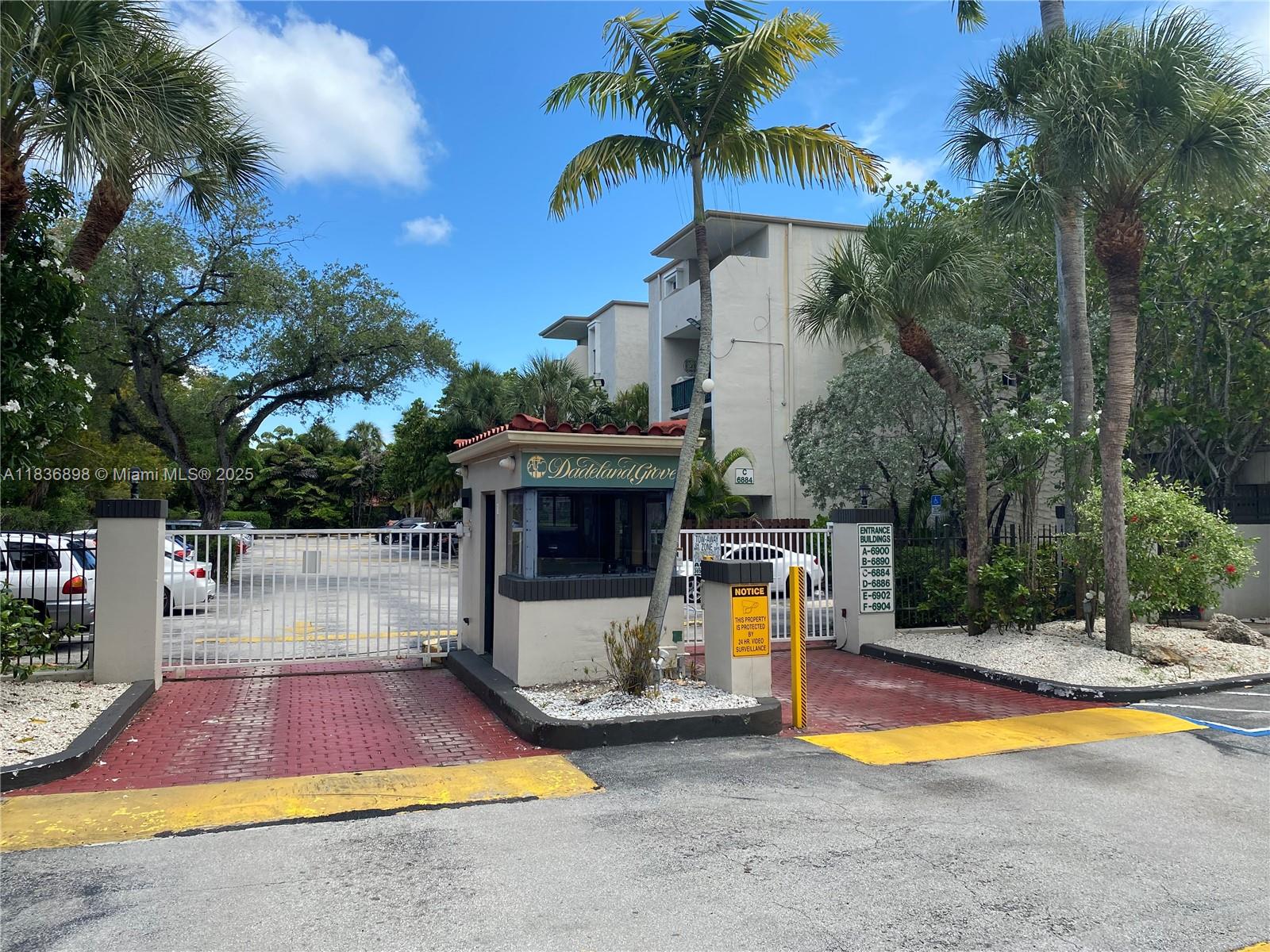 DADELAND GROVE CONDO - Residential