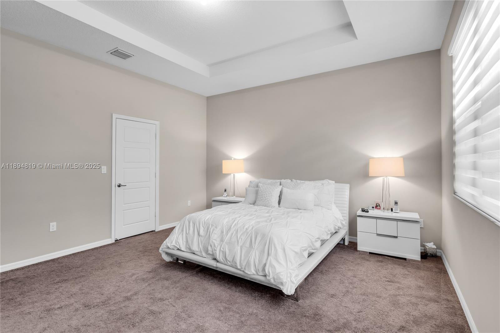 CHAMPION LAKES - Residential