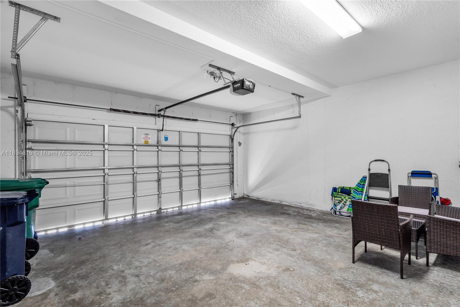CHAMPION LAKES - Residential