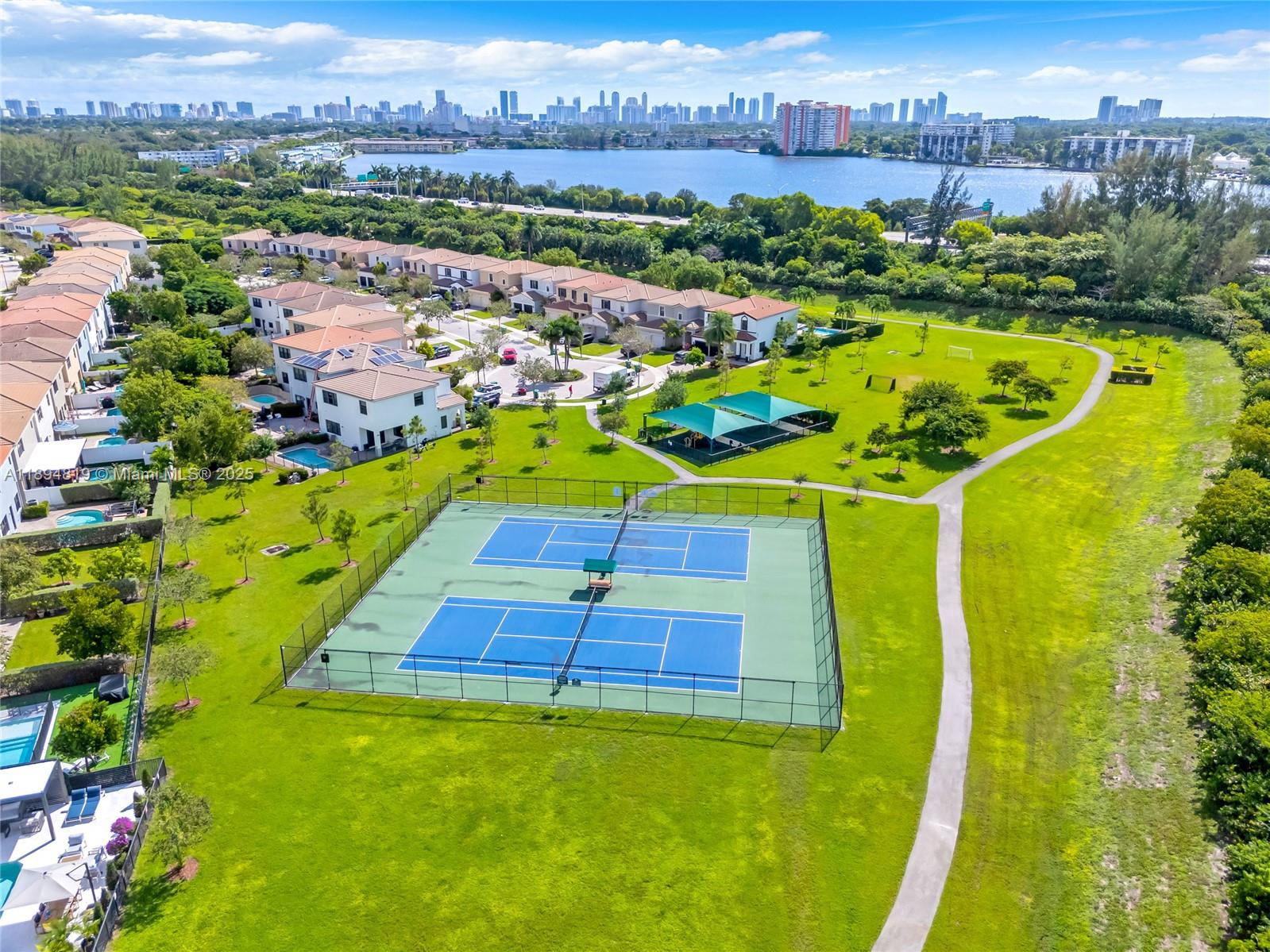 CHAMPION LAKES - Residential