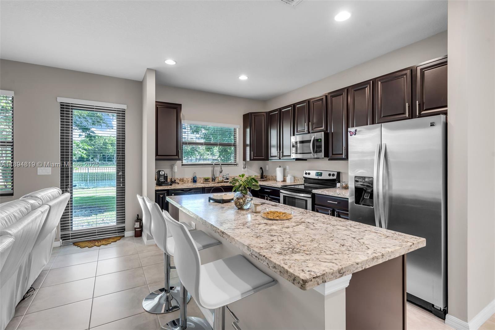 CHAMPION LAKES - Residential