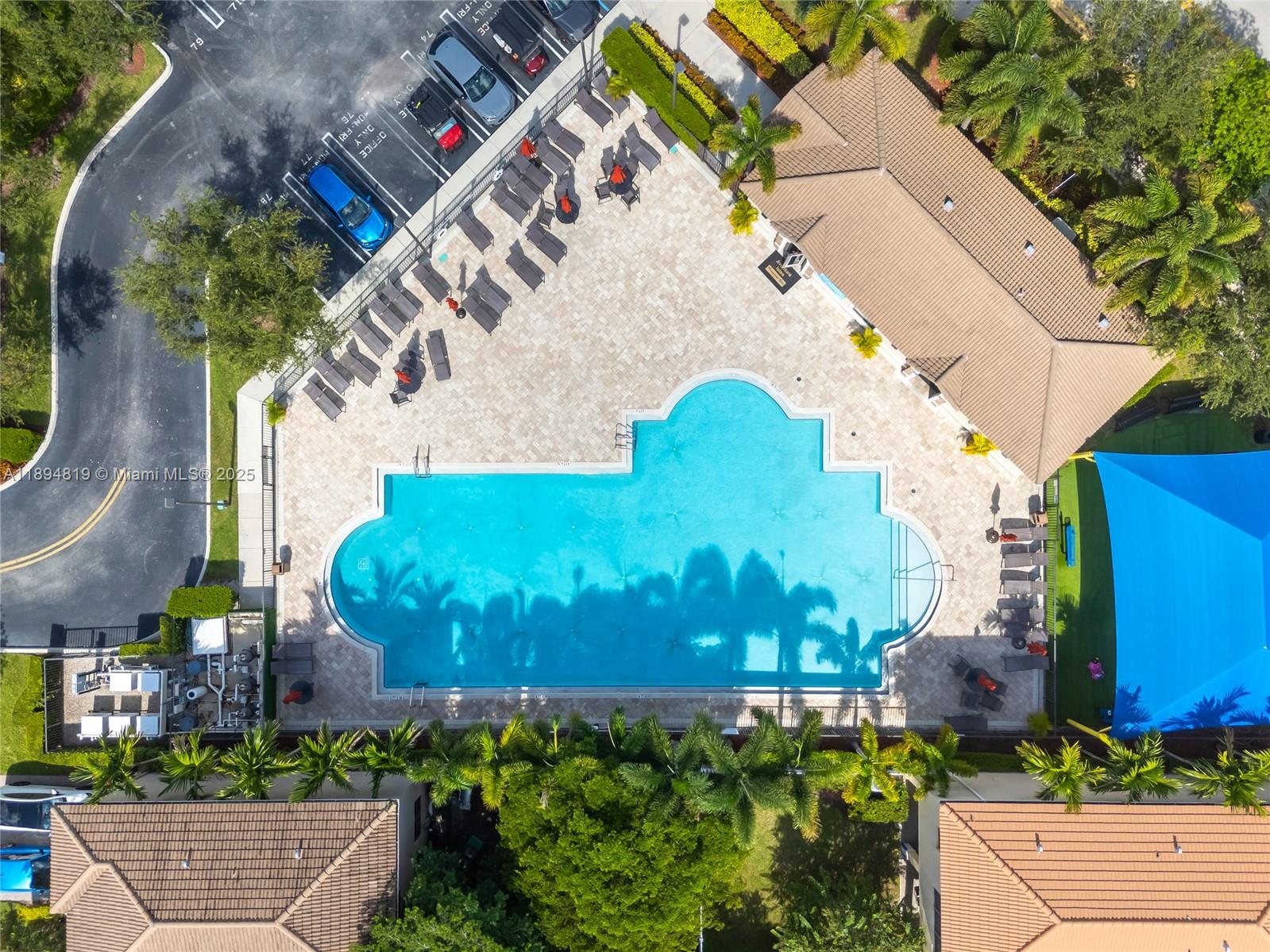 CHAMPION LAKES - Residential