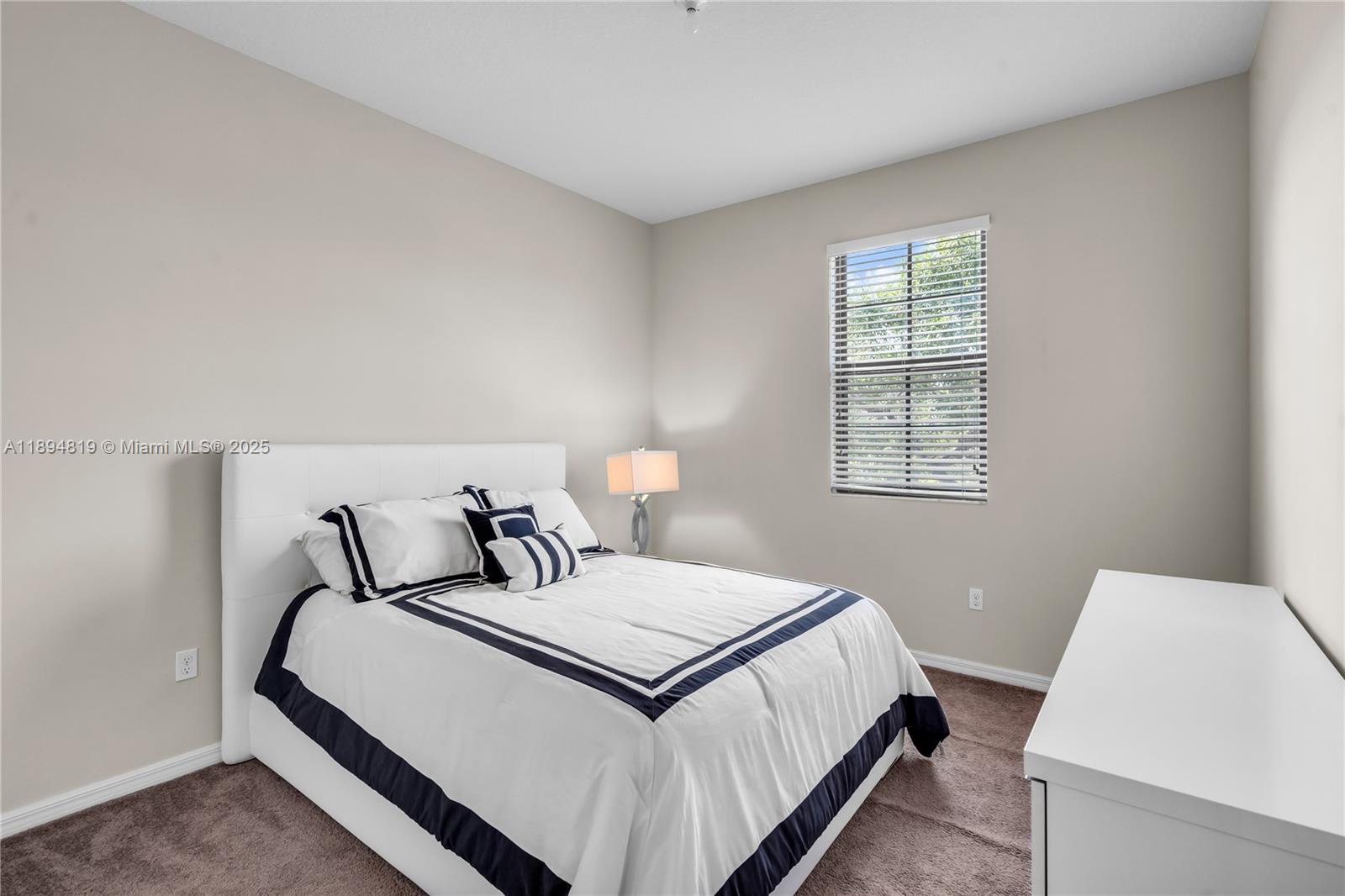 CHAMPION LAKES - Residential