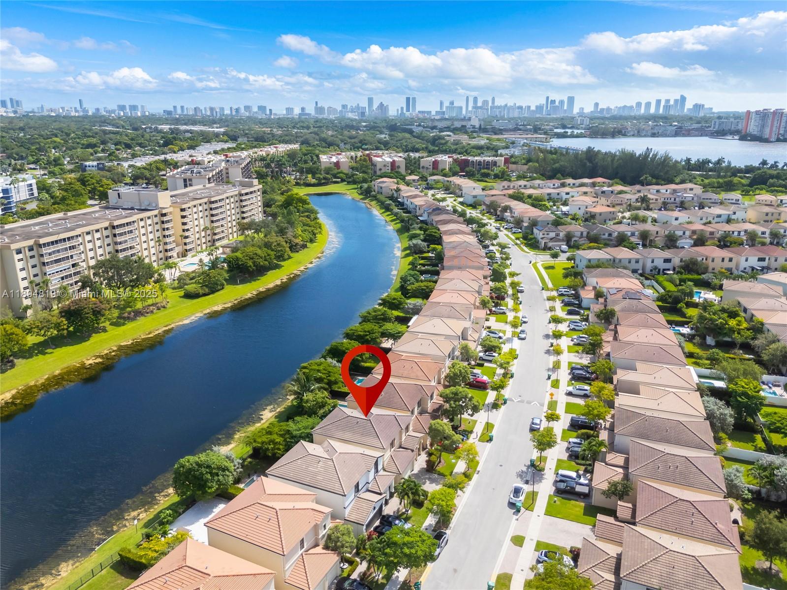 CHAMPION LAKES - Residential