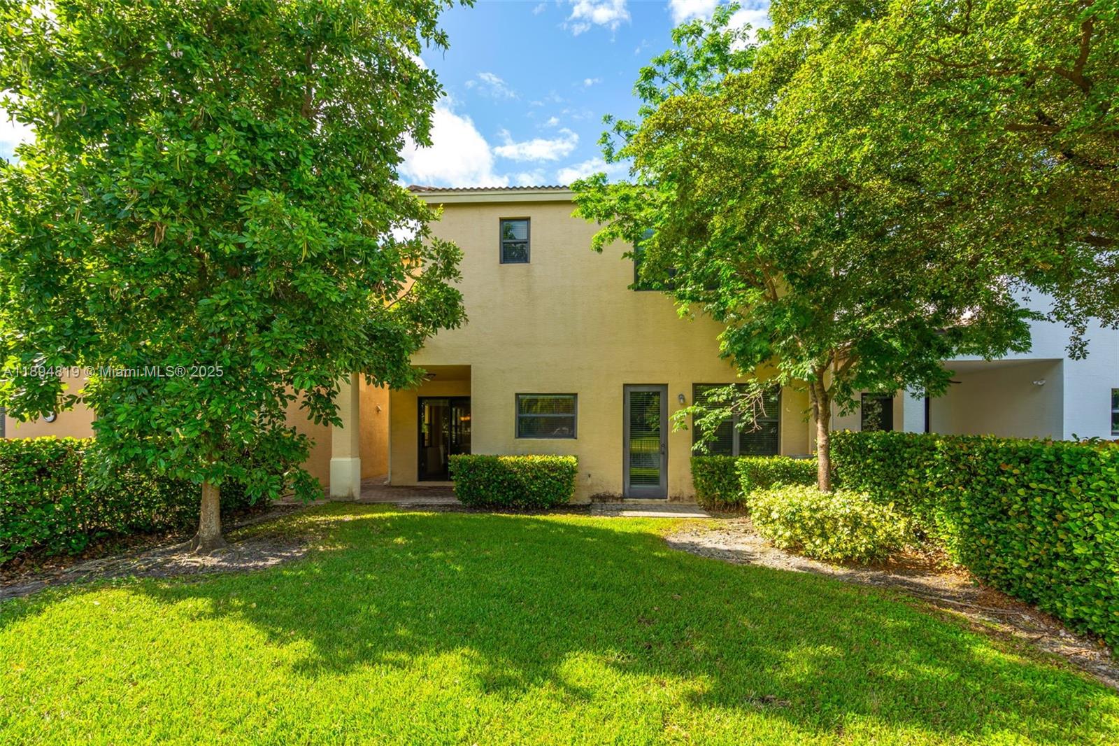CHAMPION LAKES - Residential