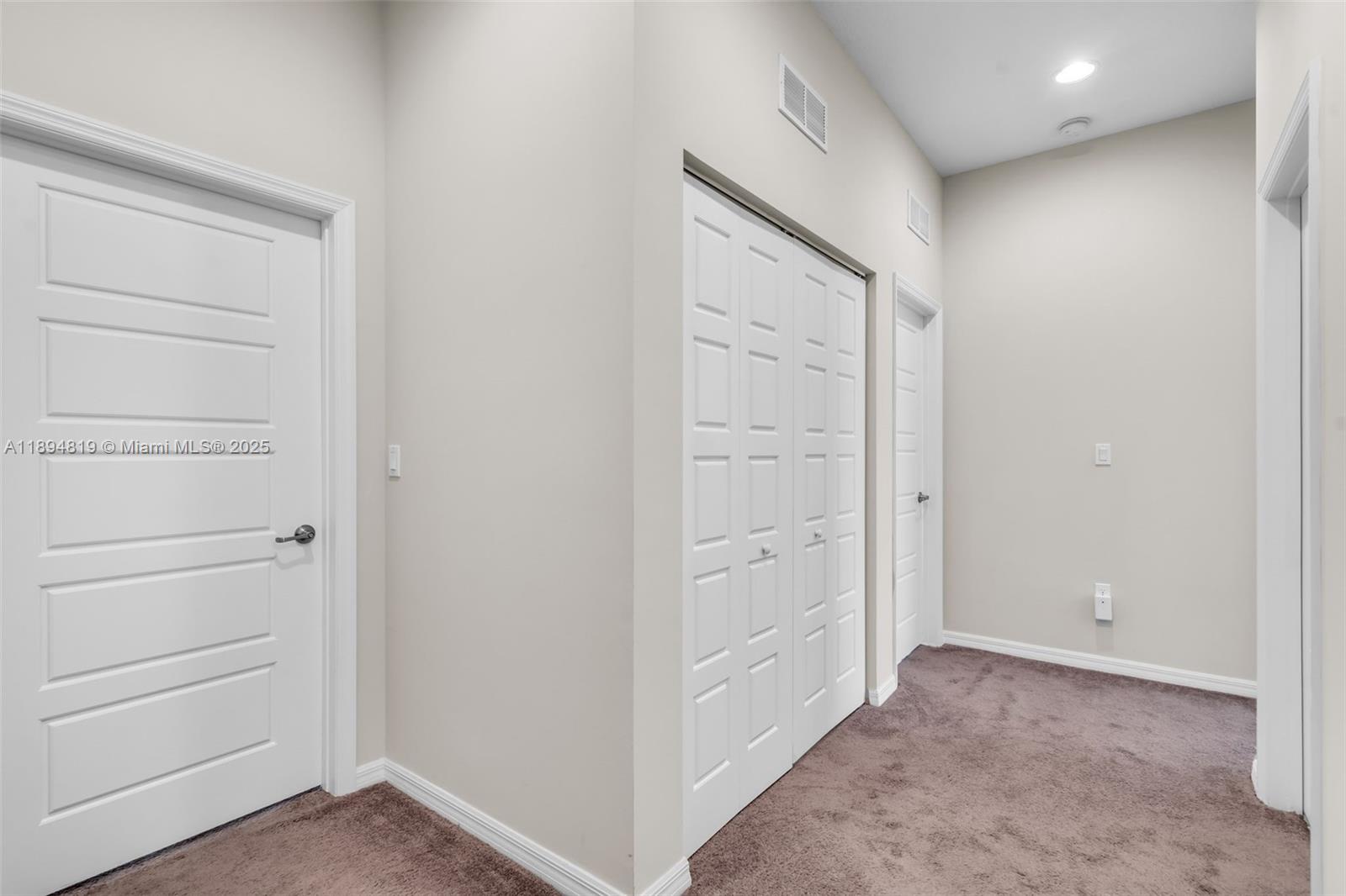 CHAMPION LAKES - Residential