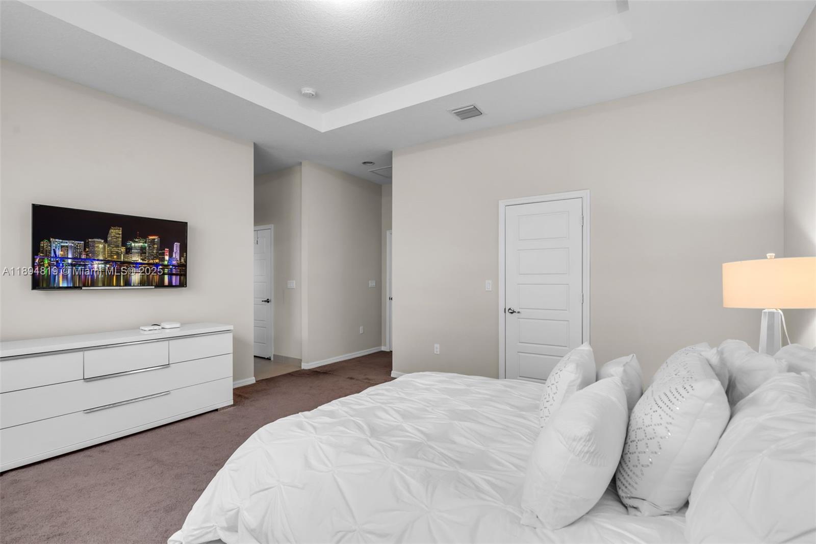 CHAMPION LAKES - Residential