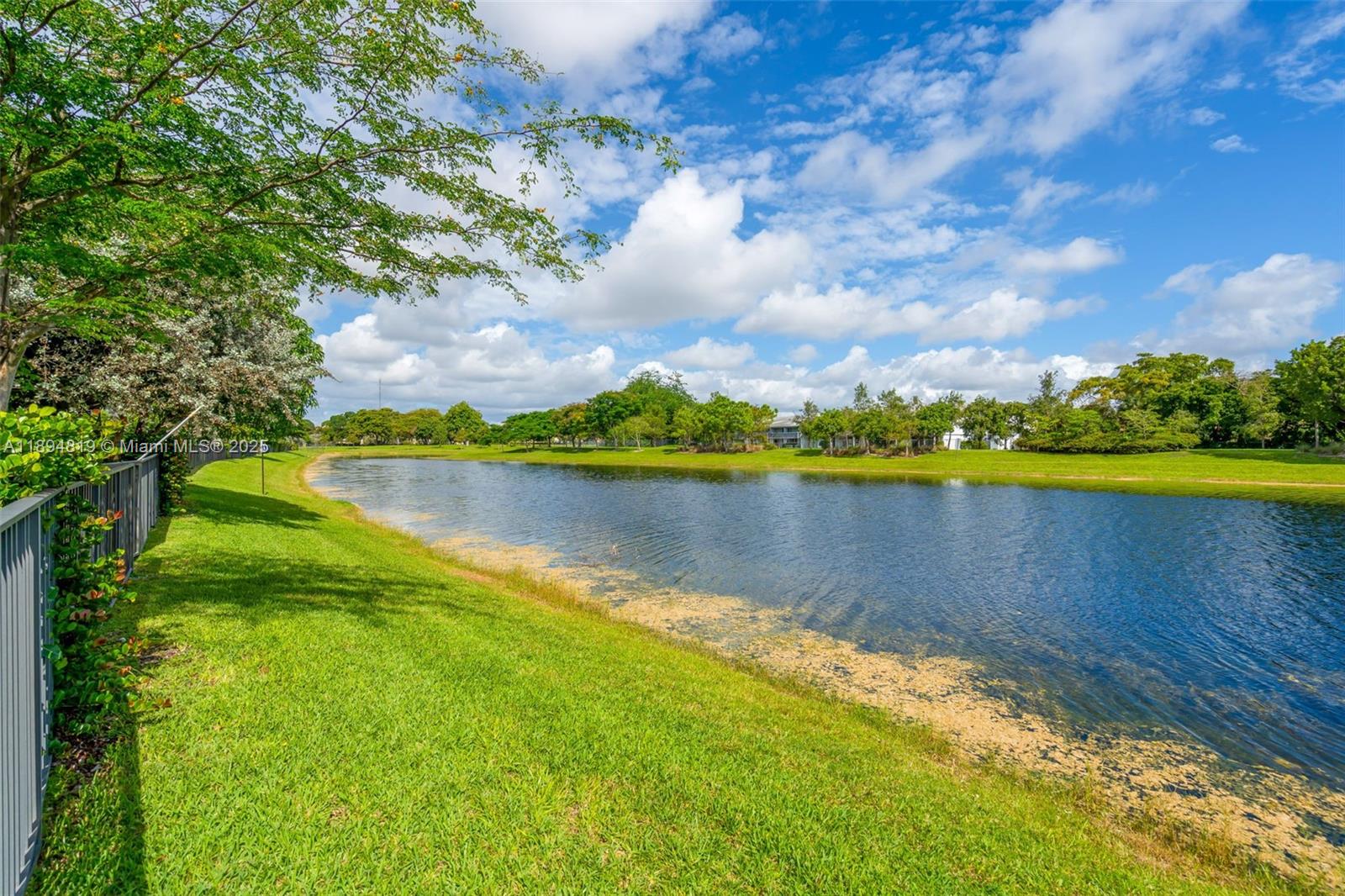 CHAMPION LAKES - Residential