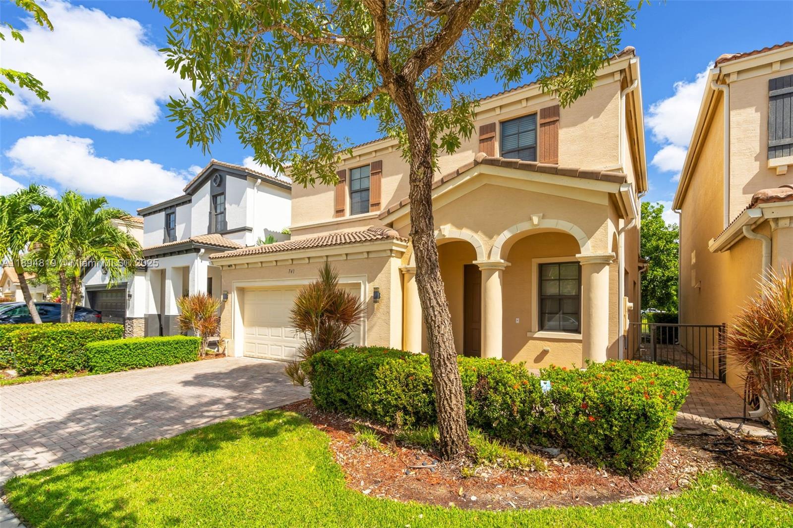 View photos, virtual tours, details...
