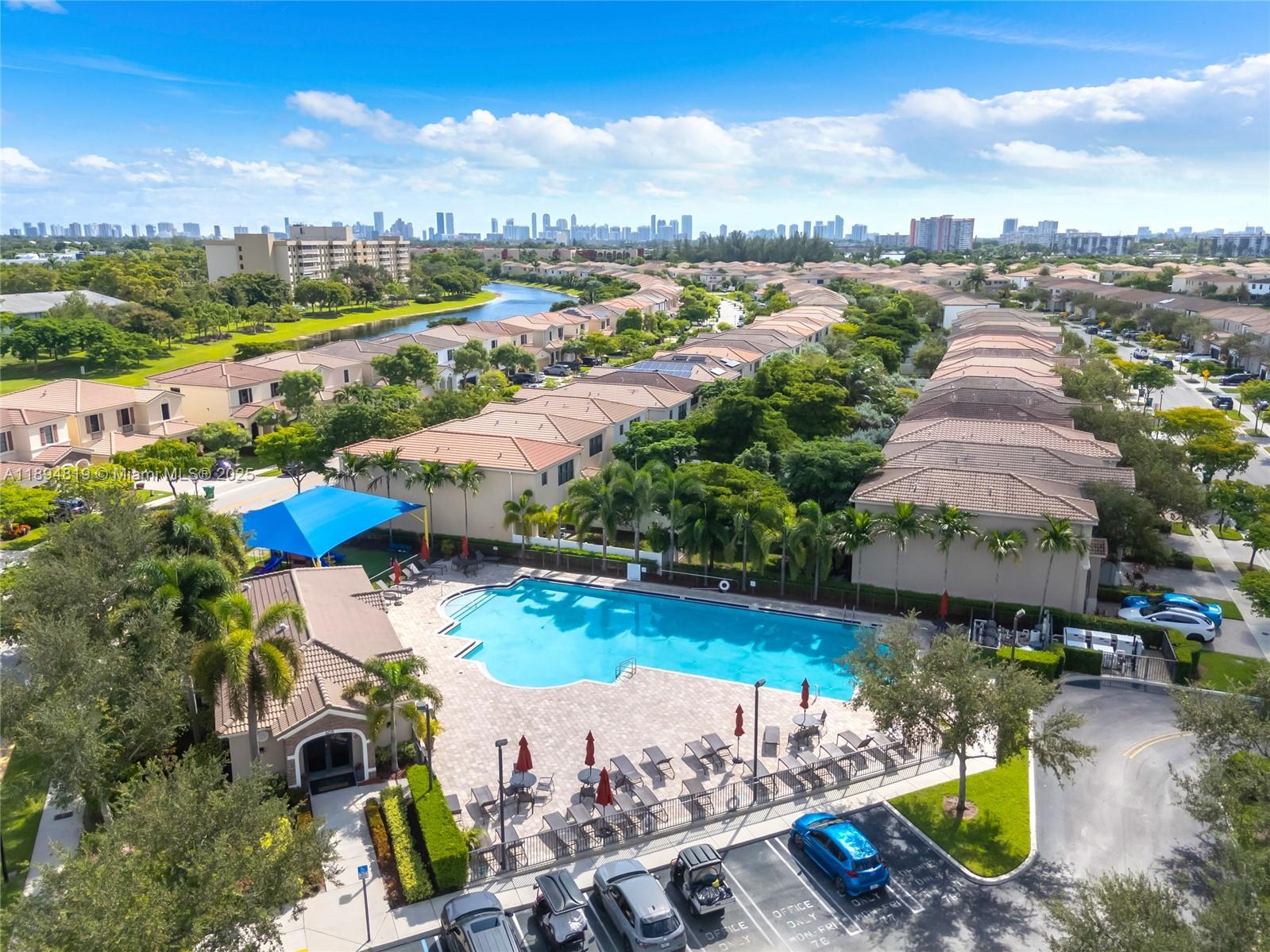 CHAMPION LAKES - Residential