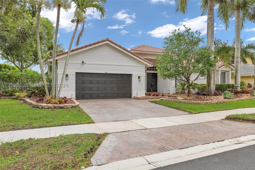 Photo of 950 Marina Dr, Weston, FL 33327 (MLS # A12025028)