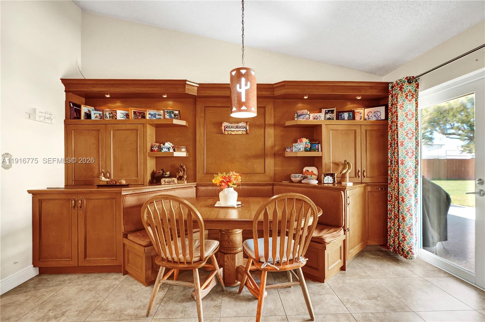 KINGS GROVE - Residential