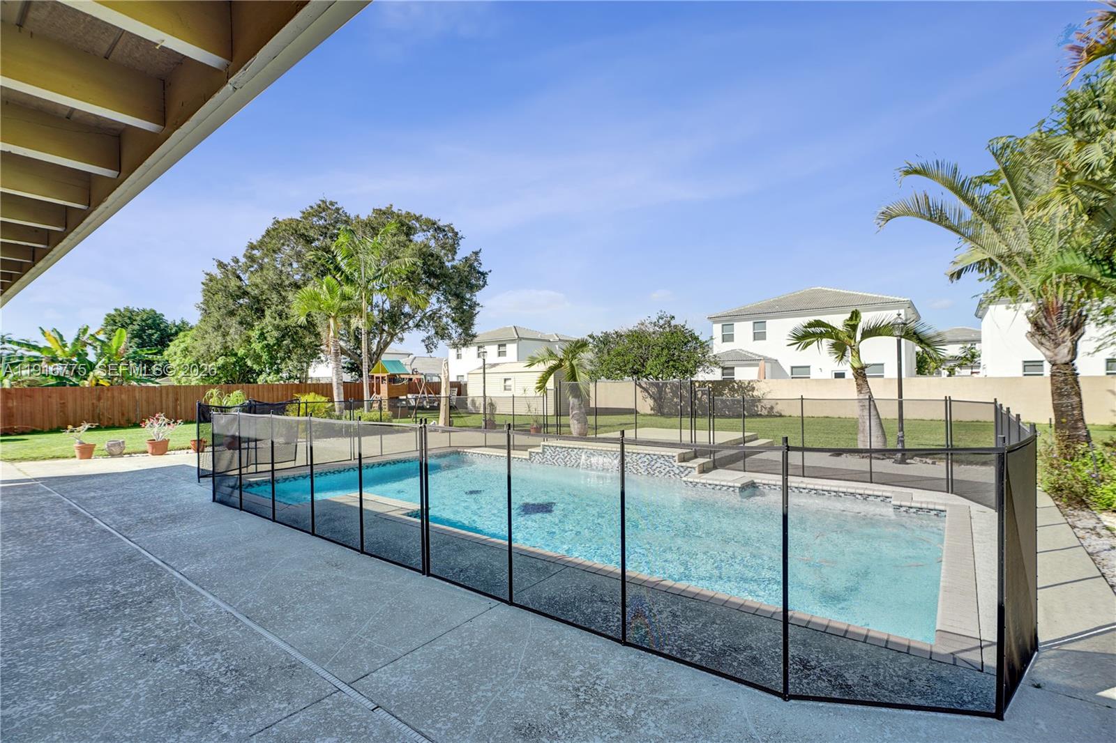 KINGS GROVE - Residential