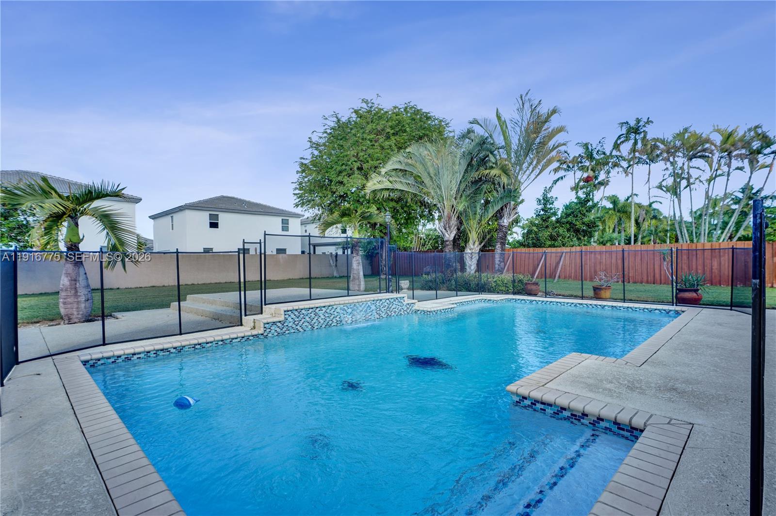 KINGS GROVE - Residential