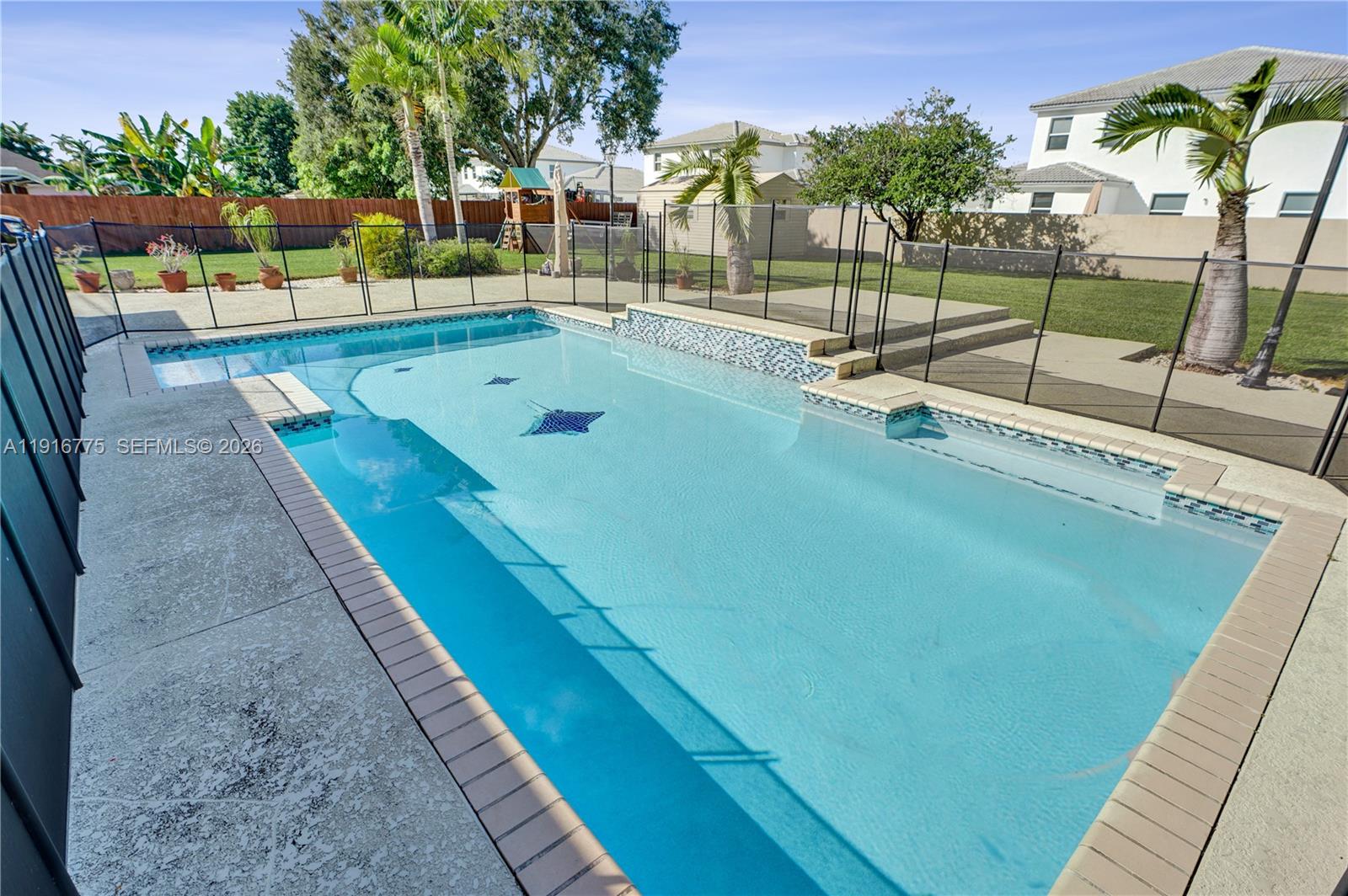 KINGS GROVE - Residential