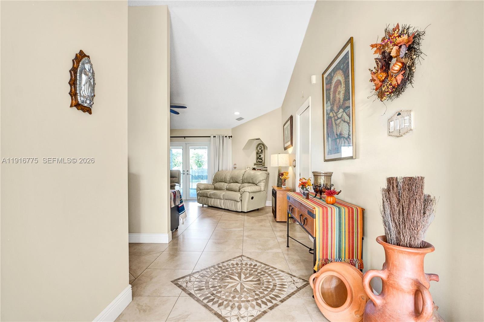 KINGS GROVE - Residential