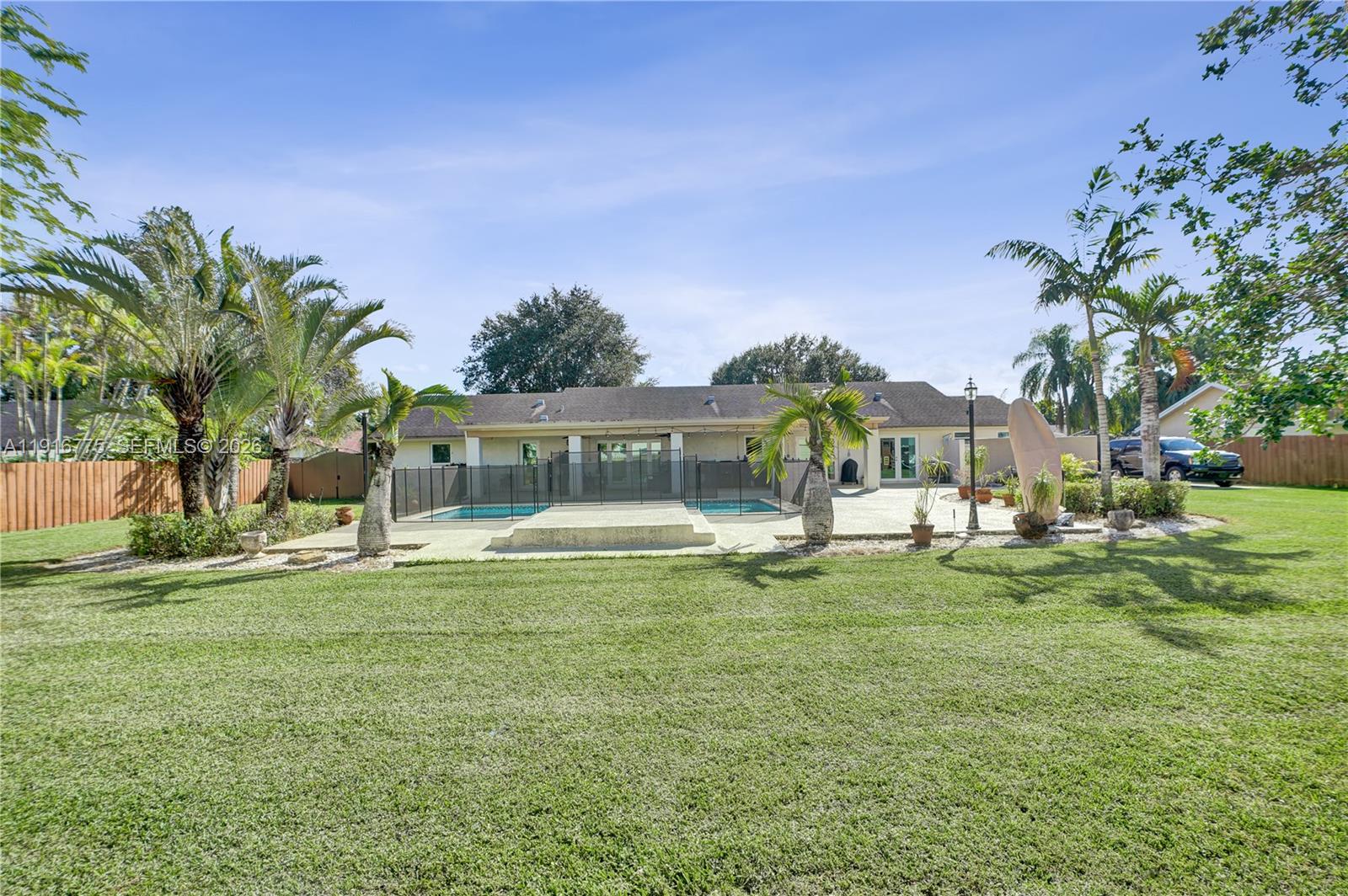 KINGS GROVE - Residential